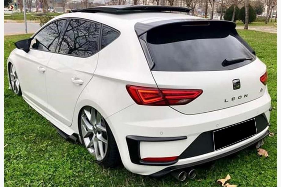 Seat Leon 2013–2020 Křidélka na zadní nárazník DPT (2017-2020, 2 ks, černý lesk) Image