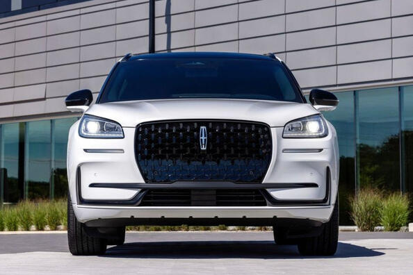 Recenze luxusního kompaktního crossoveru Lincoln Corsair