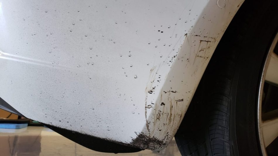 Hrozba bitumenu: proč je nebezpečný pro auto