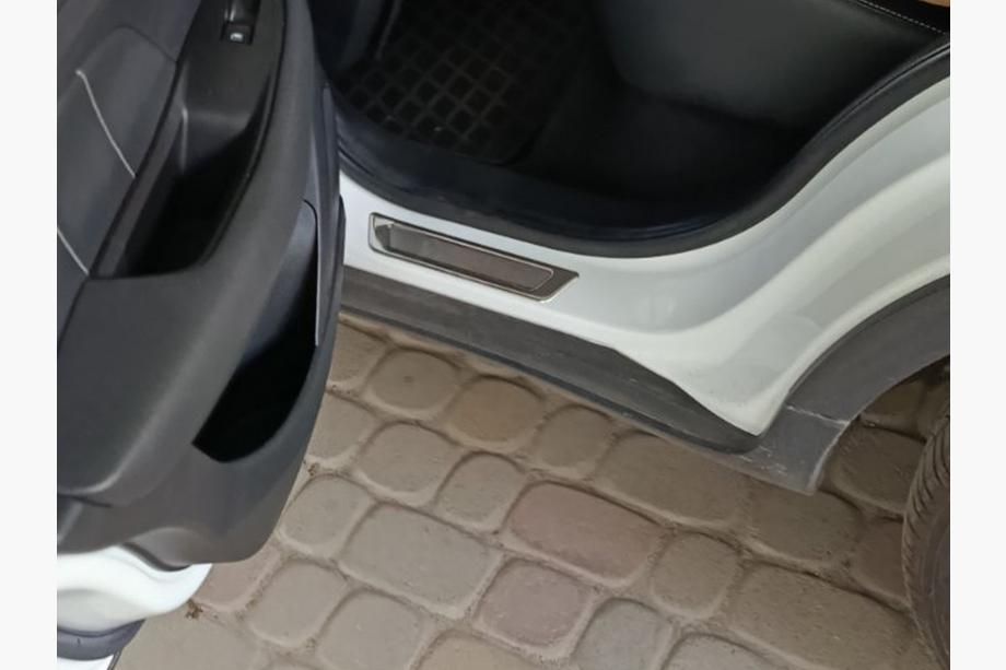 BMW Univerzální prahové lišty BMW M Performance V-1 (4 ks, nerez) Fotografie 3
