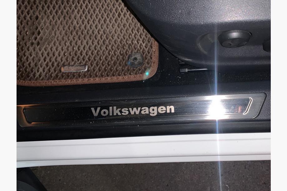Volkswagen Univerzální prahové lišty Volkswagen V-1 (4 ks, nerez) Fotografie 7