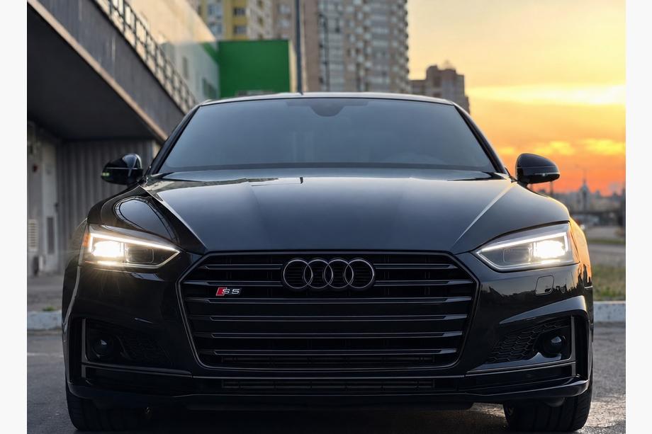 Audi A5 2016–2025 Přední maska chladiče S-style (2016-2019, černá) Image