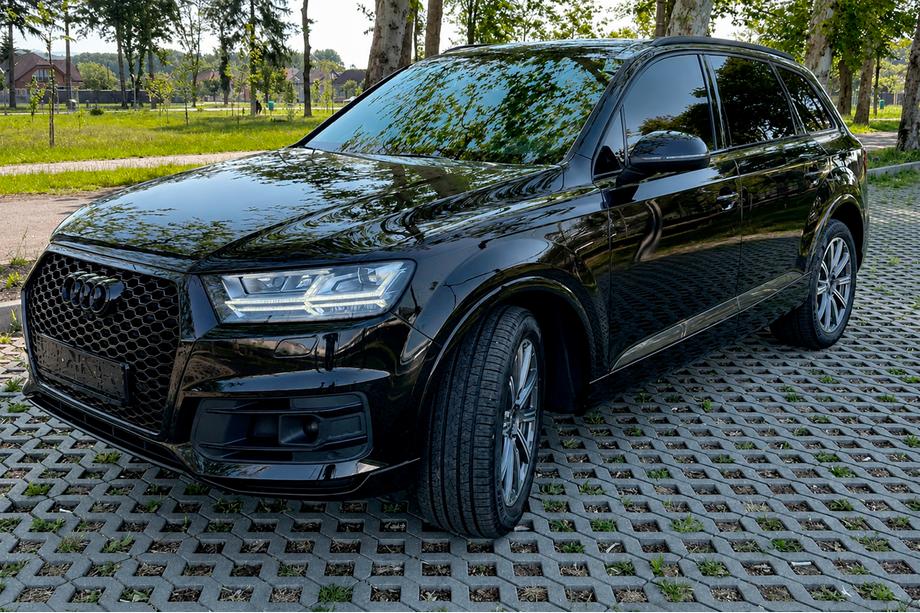 Audi Q7 2015–2026 Přední maska chladiče RS-style (2015-2019, černá) Image