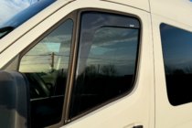 Mercedes Sprinter W907/W910 2018– Okenní deflektory vkládací (2 ks, HIC) fotografie 1