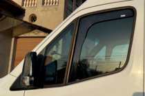 Mercedes Sprinter W907/W910 2018– Okenní deflektory vkládací (2 ks, HIC) fotografie 5