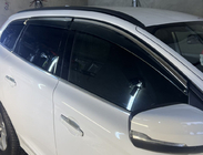 Volvo XC60 2009–2017 Ofuky oken s chromovou lištou Niken Luxury (6 ks) fotografie 1