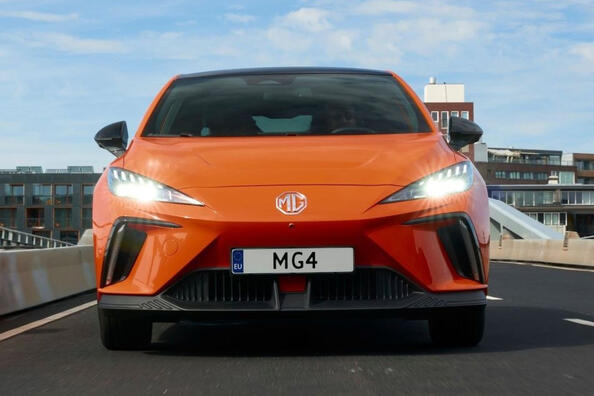 Recenze MG4 EV: elektrický hatchback do města
