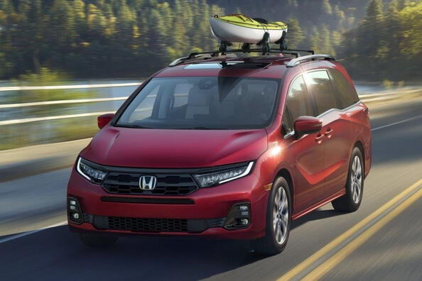 Recenze minivanu Honda Odyssey 5. generace pro rok 2024