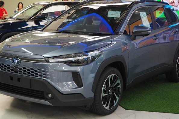 Recenze Toyota Corolla Cross: facelift pro rok 2024