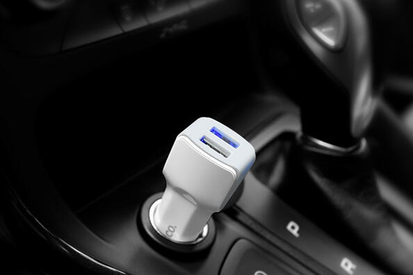 Jak vybrat nabíječku do autozapalovače: kompletní průvodce