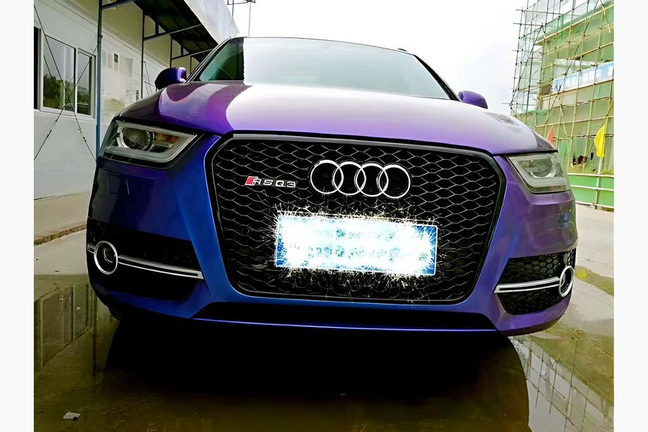 Audi Q3 2011–2019 Přední maska chladiče RSQ3 (2011-2015, černá) Image