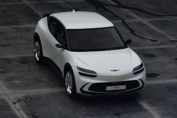 Genesis GV60: recenze elektrického crossoveru