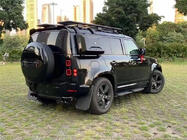 Land Rover Defender 2019– Sada bodykitu (Black Edition) fotografie 4