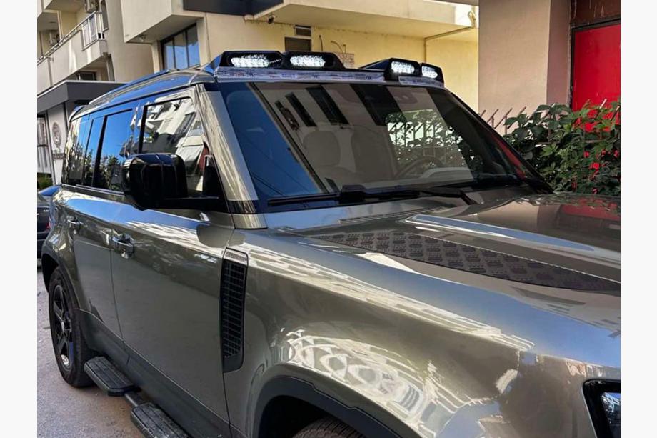 Land Rover Defender 2019– Kšilt čelního skla se 4 LED Fotografie 9
