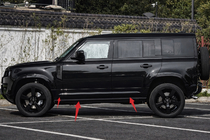 Land Rover Defender 2019– Sada dveřních lišt fotografie 2