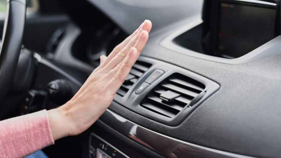 Proč v autě špatně topí topení: možné příčiny