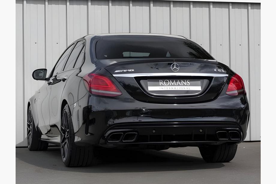 Mercedes C-Class W205 2014–2021 Zadní difuzor s koncovkami Black (Design C63 2018-2021) Image