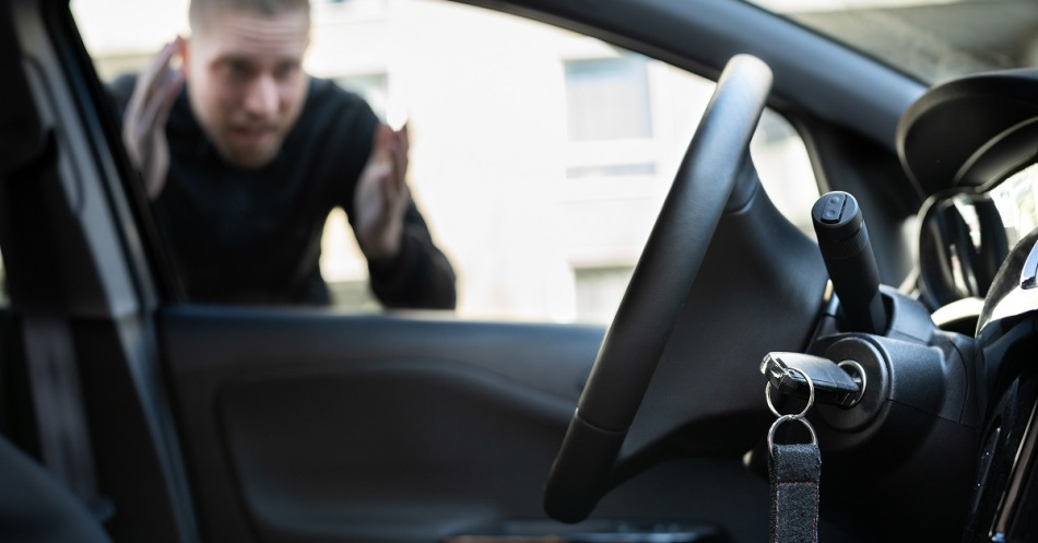 Jak otevřít auto při zablokovaných dveřích: tipy a doporučení