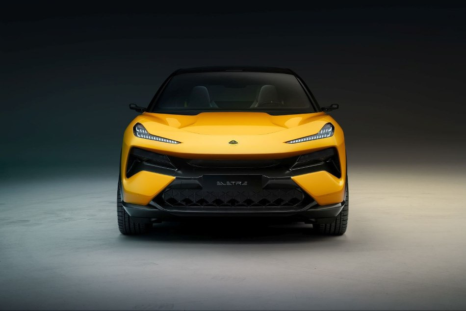 Lotus Eletre: recenze nového elektrického crossoveru