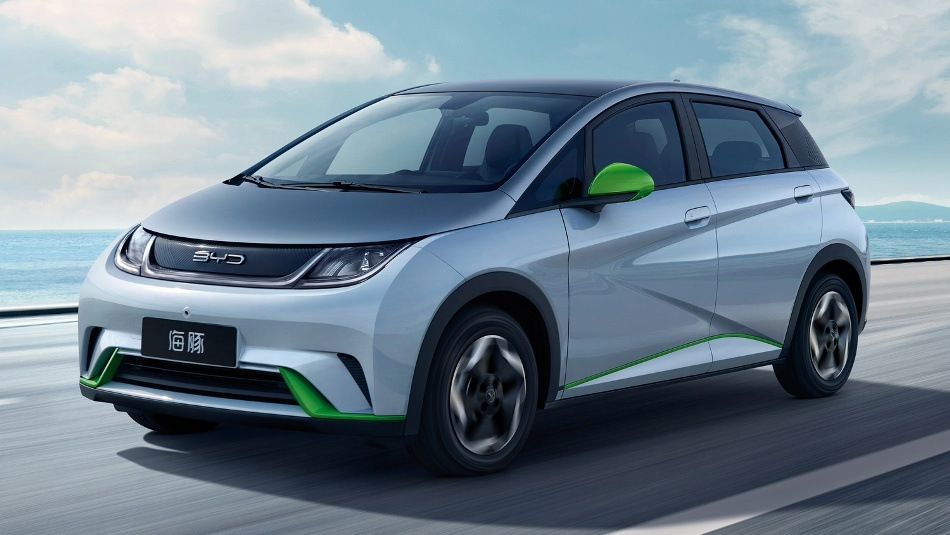 BYD Dolphin 2024: recenze kompaktního elektromobilu