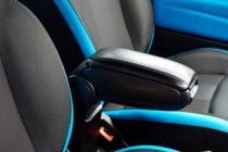 Fiat 500/500L 2013–2022 Loketní opěrka do držáku nápojů fotografie 6