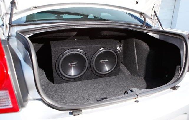 Jak vybrat dobrý subwoofer do auta: tipy pro milovníky hudby