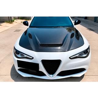 Karbonová kapota V1 Alfa Romeo Giulia 2016–2022 fotografie 2