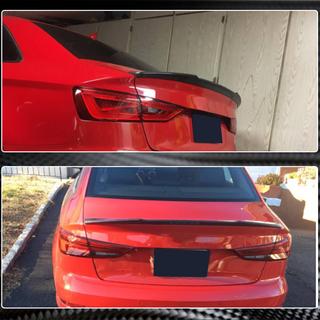 Spoiler V4 (pro sedan, karbon) fotografie 4