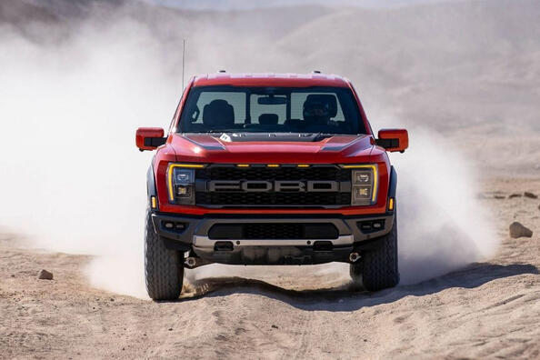Recenze vysoce výkonného pick-upu Ford F-150 Raptor