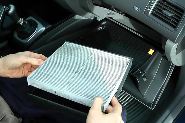 Příznaky, že je čas vyměnit kabinový filtr v autě