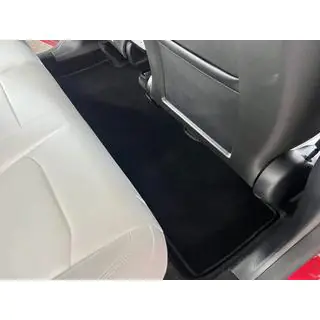 Textilní autokoberce Premium (2020-2024, černé) fotografie 3