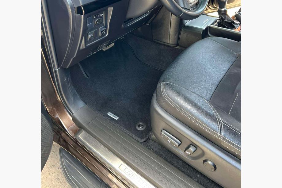Toyota Land Cruiser Prado 150 2009–2023 Textilní autokoberce Classic (černé) 5místné, 2013-2022 Image