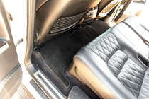 Toyota Land Cruiser 200 2007–2021 Textilní autokoberce Classic V-2 (2012-2021, černé) fotografie 13