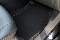 Toyota Rav 4 2019–2025 Textilní autokoberce Classic (černé) fotografie 6