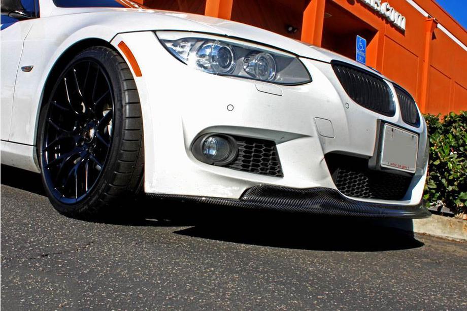 BMW řada 3 E92/E93 2006–2013 Přední lip spoiler na nárazník RK-Style (pro 2010-2012 M-Sport, karbon) Fotografie 4
