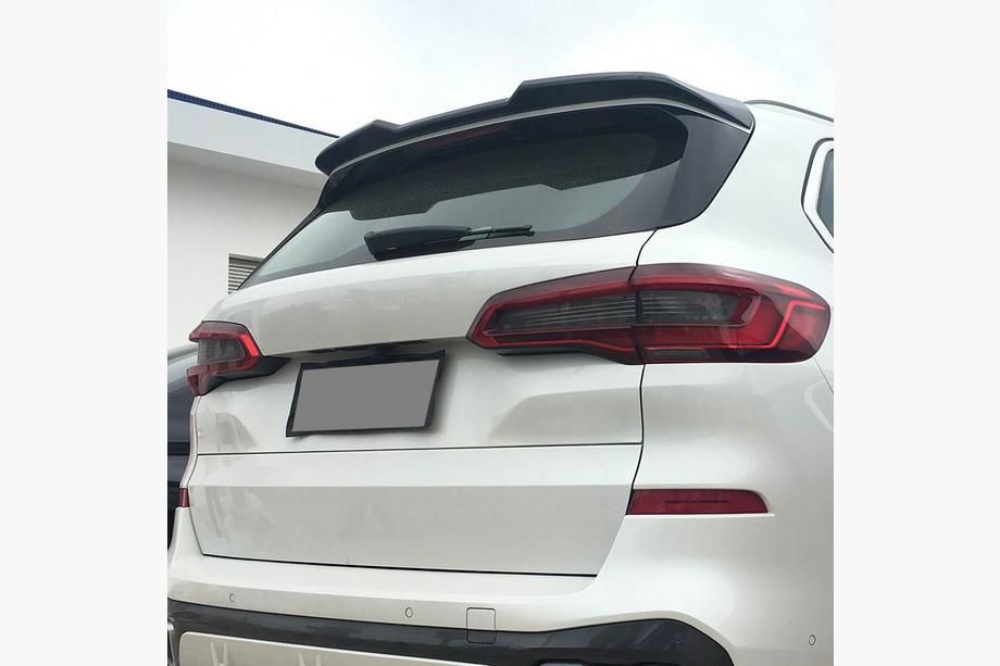 BMW X5 G05 2019–2026 Spoiler zadního okna V1 (přírodní karbon) Image