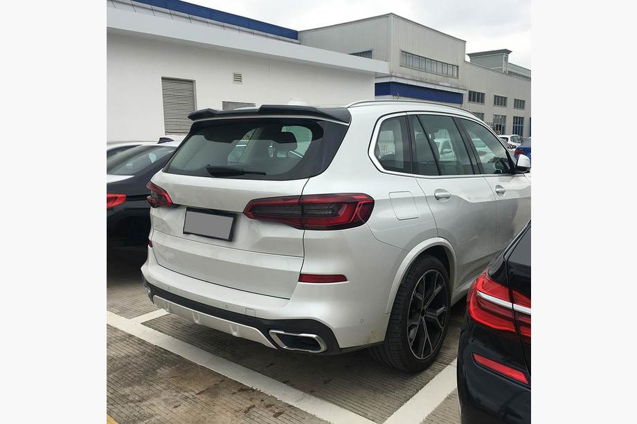 BMW X5 G05 2019–2026 Spoiler zadního okna V2 (černý lesk) Image