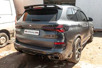 BMW X5 G05 2019–2026 Spoiler zadního okna V3 (přírodní karbon) fotografie 10
