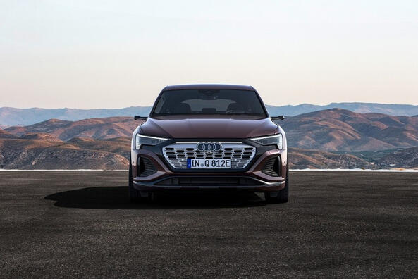 Recenze prémiového kupé SUV Audi Q8 e-tron Sportback