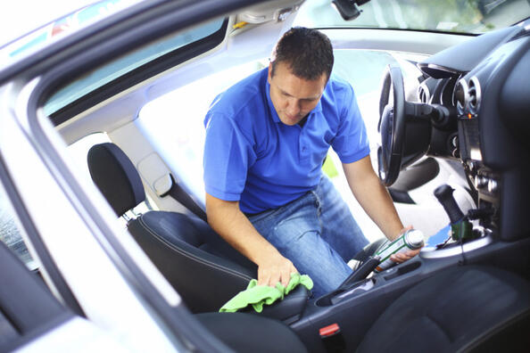 Užitečná autochemie pro interiér automobilu