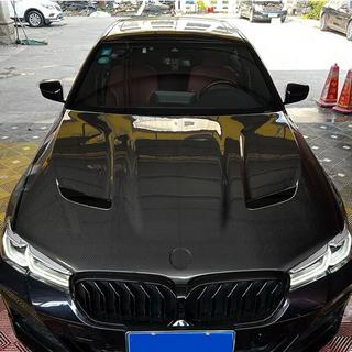 Kapota motoru (styl F90, karbon) BMW řada 5 G30/G31 2017–2023 fotografie 2