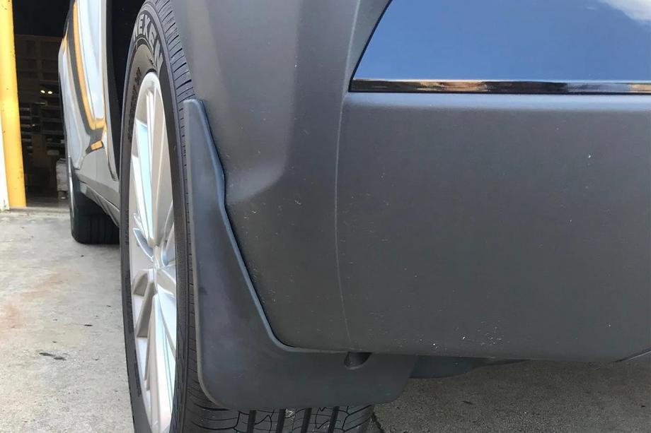 Hyundai Kona 2017–2023 Zástěrky Premium (4 ks, pro benzínové vozy) Image