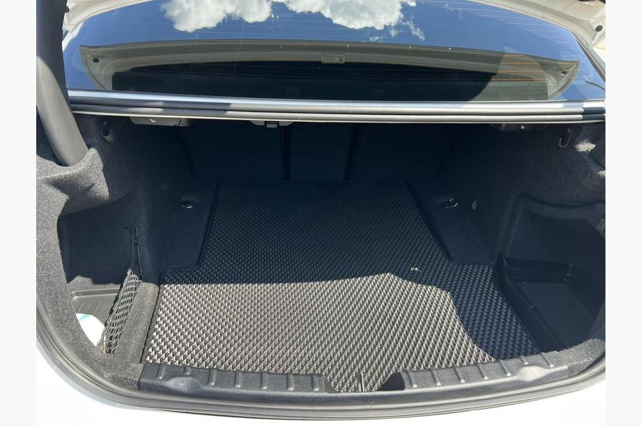 BMW řada 3 F30/F31 2012–2019 Vana do kufru (pro F30, xDrive, černá) Image