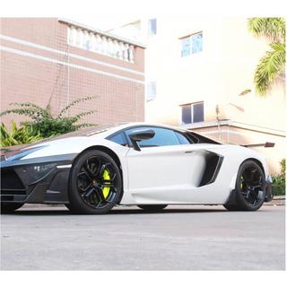 Kryty prahů (karbon) Lamborghini Aventador 2011–2022 fotografie 2
