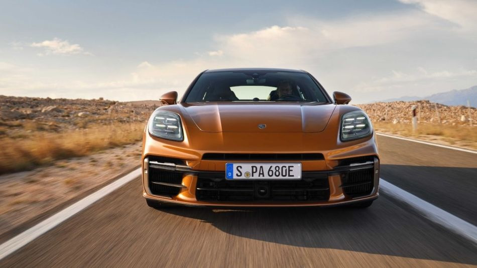 Porsche Panamera Turbo 2024: recenze hybridního liftbacku