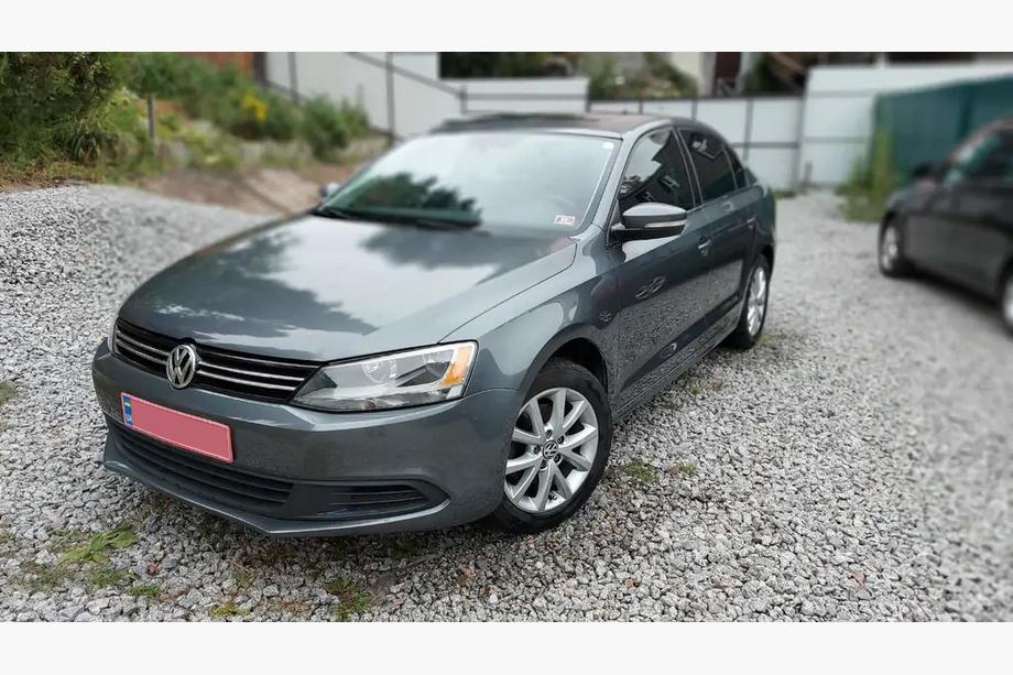 Volkswagen Jetta 2011–2018 Nerezové lišty na masku chladiče 2011-2014 (4 ks) Fotografie 3