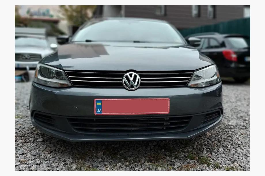 Volkswagen Jetta 2011–2018 Nerezové lišty na masku chladiče 2011-2014 (4 ks) Fotografie 1