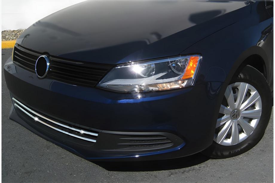 Volkswagen Jetta 2011–2018 Nerezové lišty na mřížku nárazníku 2011-2014 (2 ks) Image