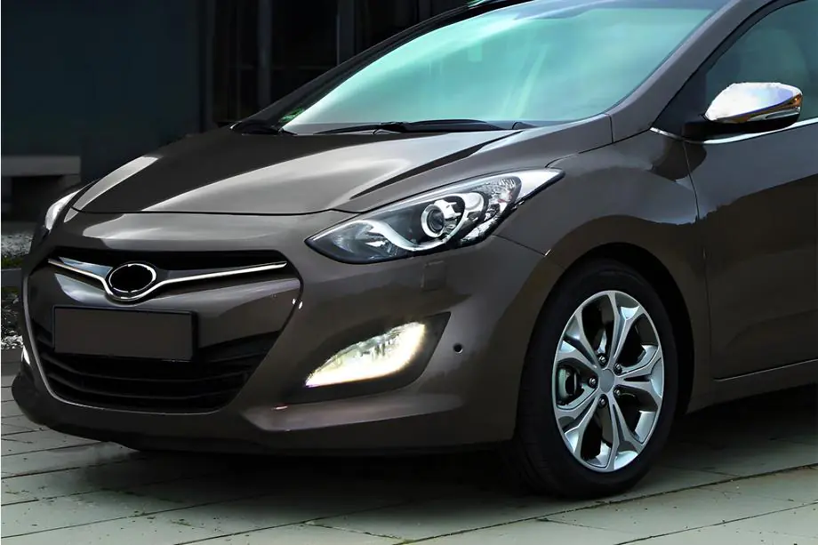 Hyundai I-30 2012–2017 Nerezová lišta na masku STYLE Image
