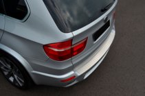 BMW X5 E70 2007–2013 Nerezová lišta na zadní nárazník OmsaLine fotografie 3